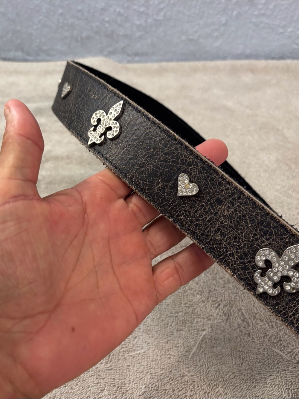 Women's Brown Semi Distressed Belt with Crystal Fleur-de-Lis and Heart SZ 32